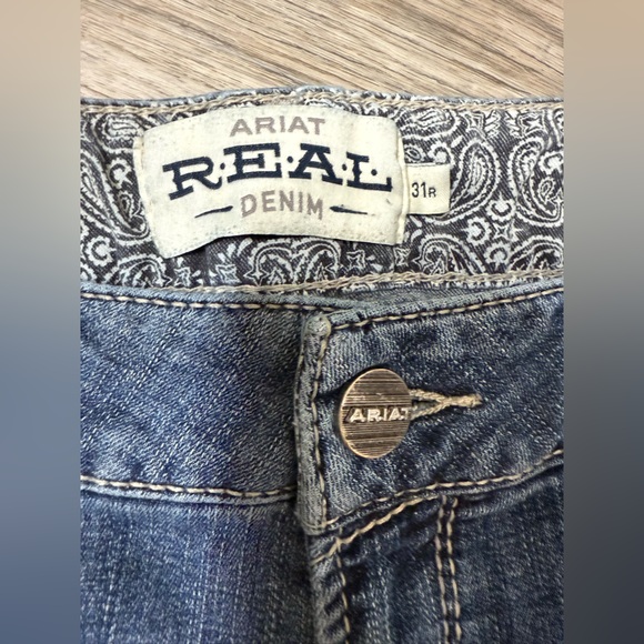 Ariat - Picture 2 of 4